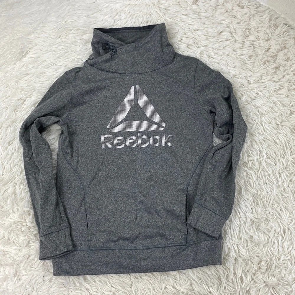 ☀️ 5/$25 Sale ☀️ Reebok Fleece Lined pullover